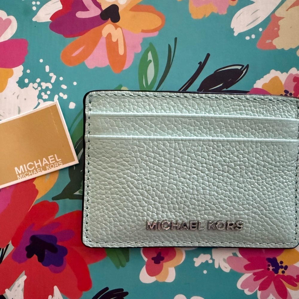 BNWT 🌟 👜 Michael Kors Jet Set Card Holder – Color: Fair Aqua